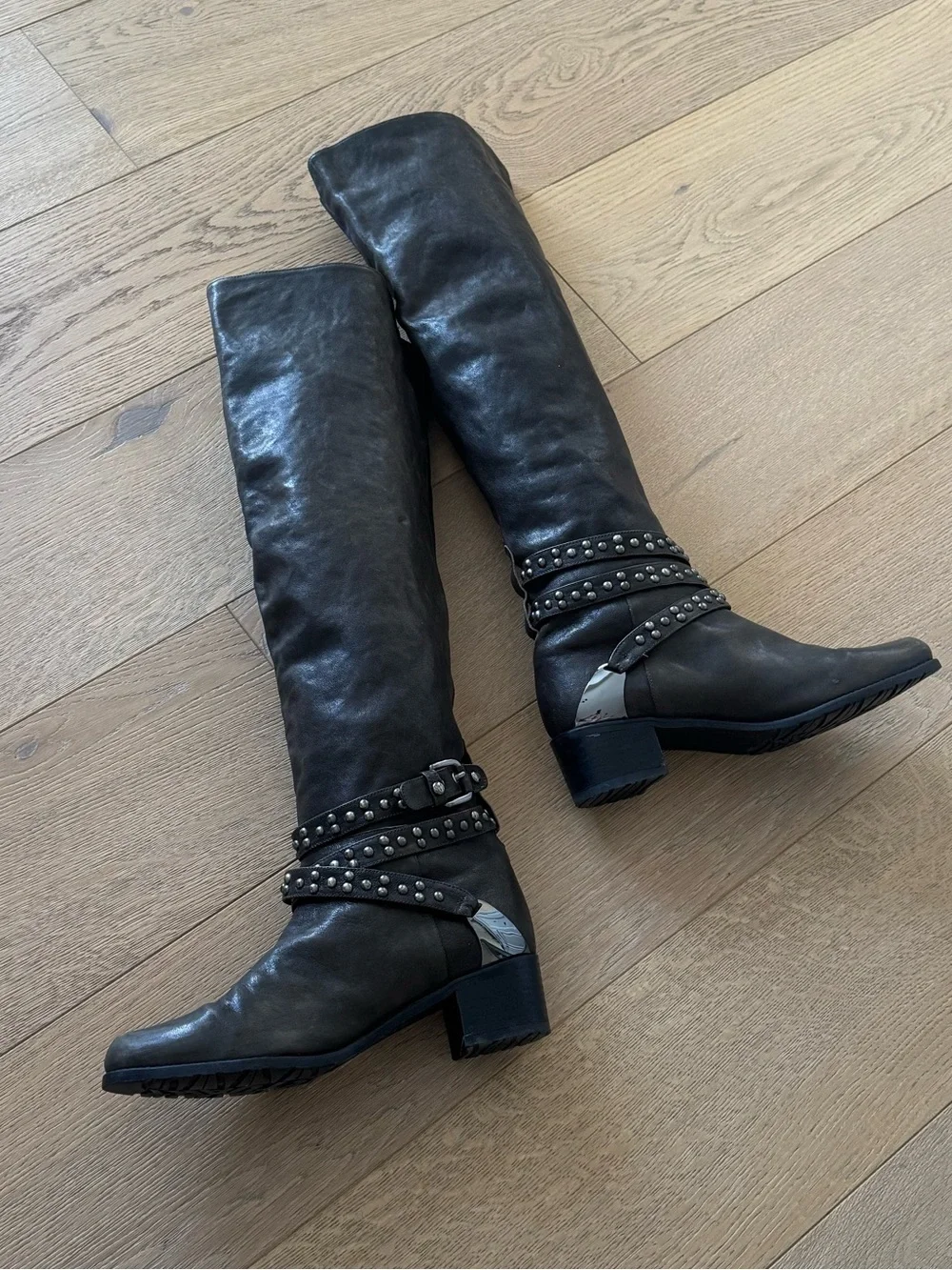 STUART WEITZMAN Yeeha Knee High Boot Leather Studded Accents Boots Size 7.5